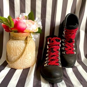 Sorel Black With Red Laces Combat Boots